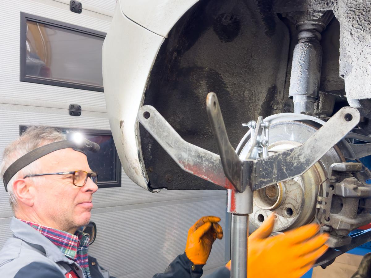 hagglunds_brakes_8445.jpg hagglunds_brakes_8445.jpg